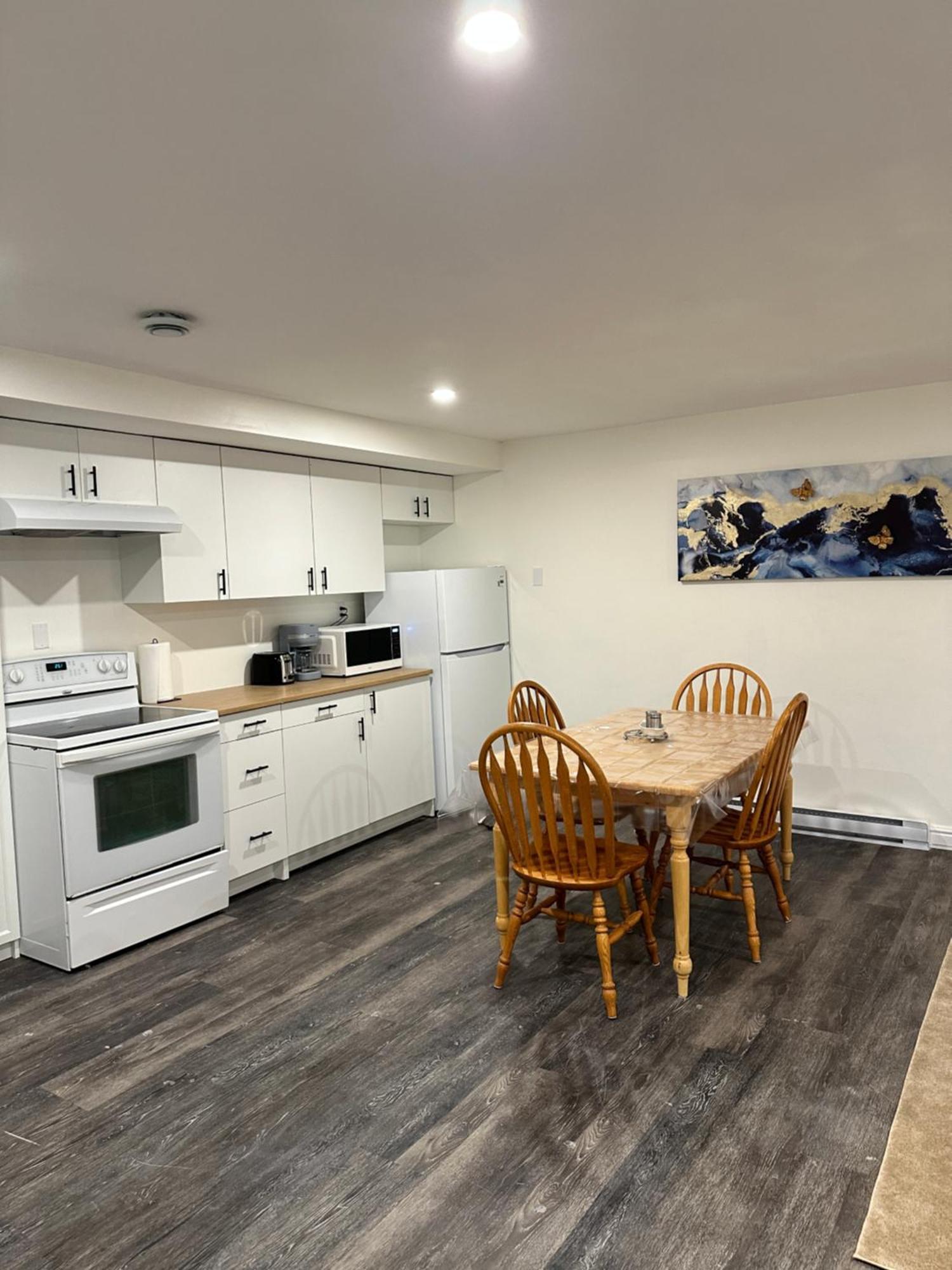Central Halifax One Bedroom Apartment In Clayton Park Экстерьер фото