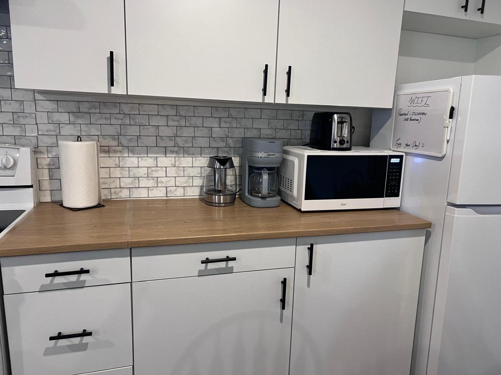 Central Halifax One Bedroom Apartment In Clayton Park Экстерьер фото